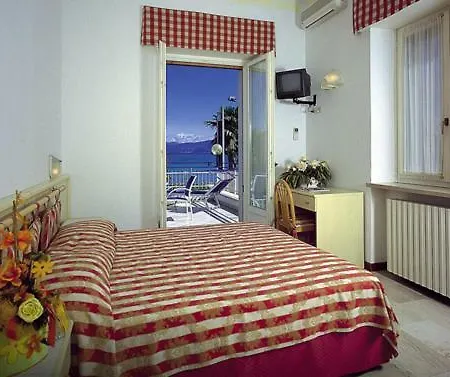 Отель Cristallo 2*